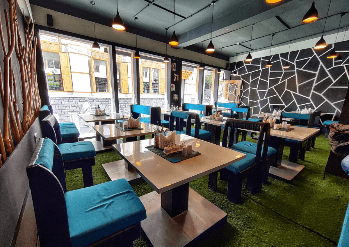 SALT AND PEPPER FAMILY RESTAURANT, LEH REVIEW HINDFIRI