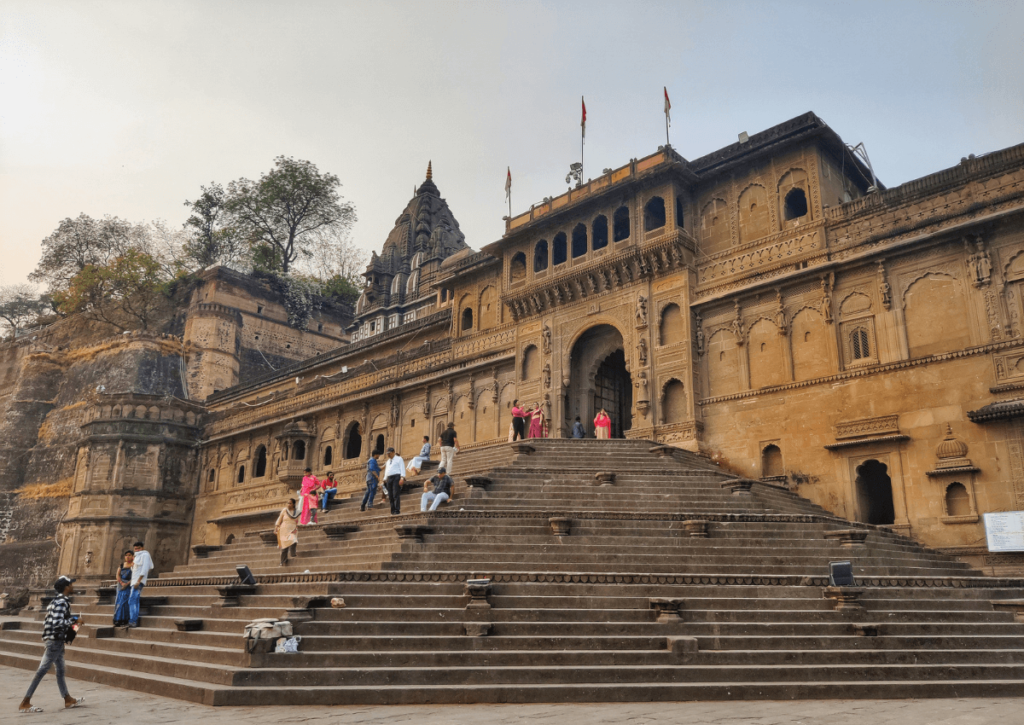 Maheshwar Ghat on the banks of the Narmada river. Refer to the Indore, Ujjain and Omkareshwar itinerary for details. 