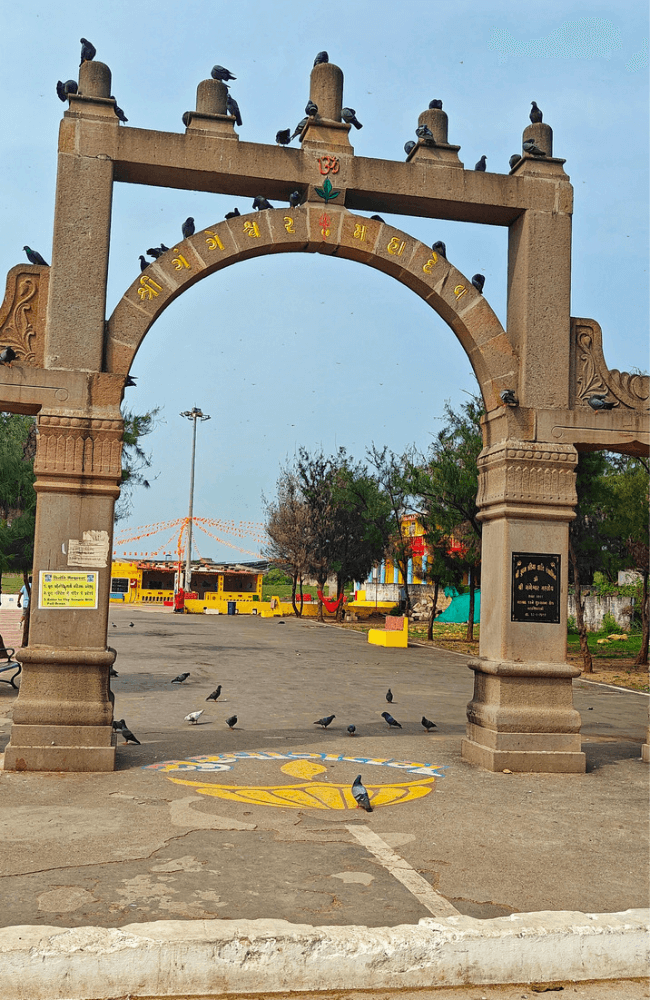 Diu travel guide - Gangeshwar temple entrance 