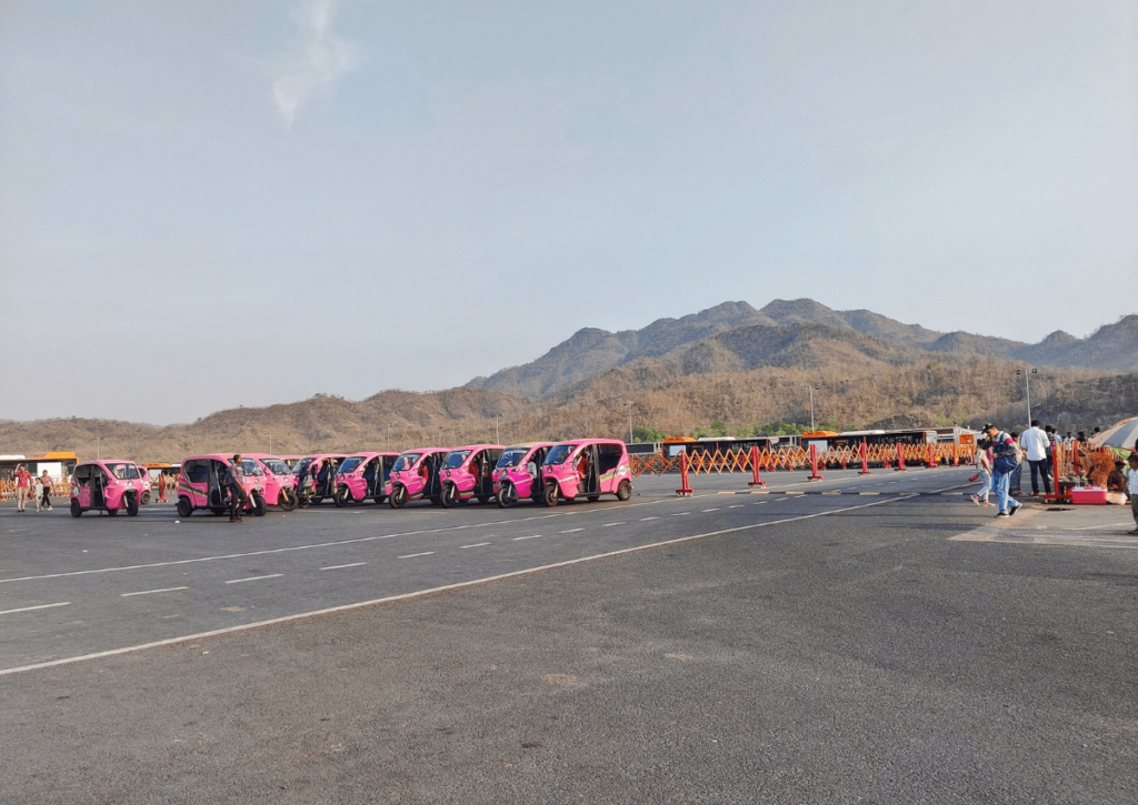 Frequently asked questions about the Statue of Unity. 
The pink E-autos at the drop-off point.