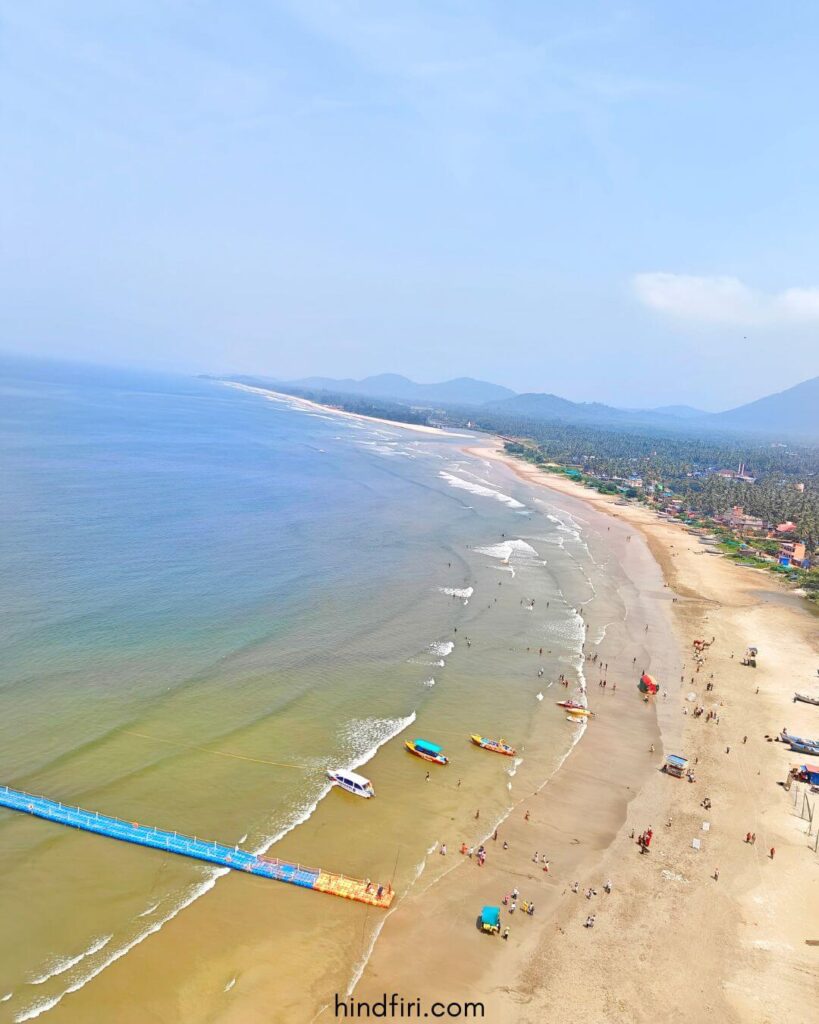 view of Murudeshwar Beach from the raj gopura.