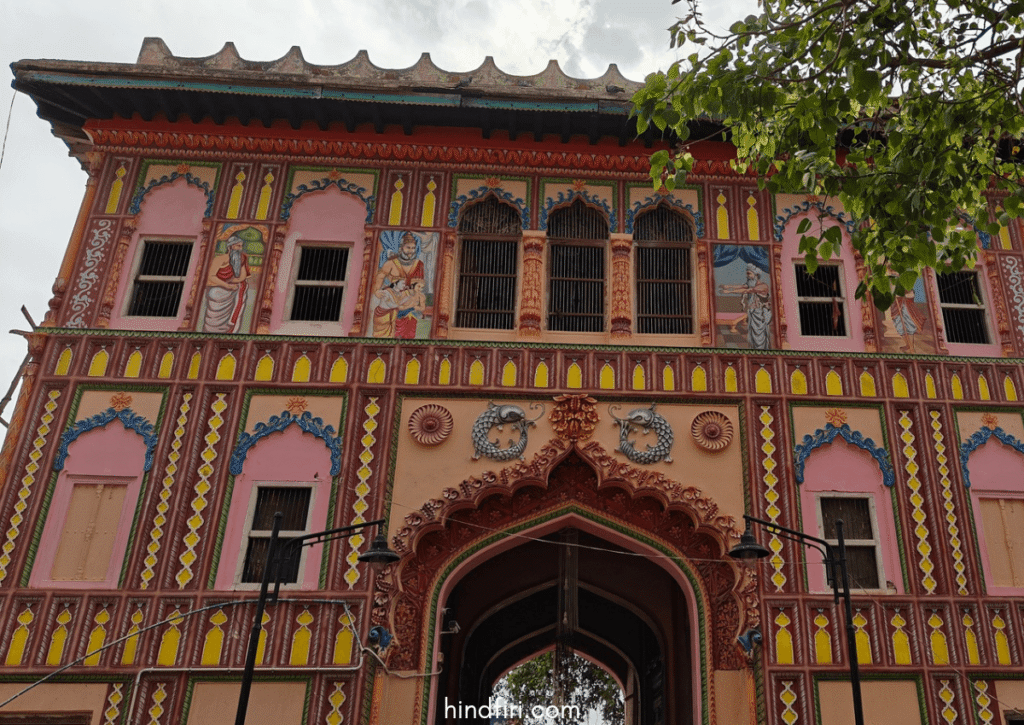 Dasharath Mahal is one of the 6 must-visit places in Ayodhya 