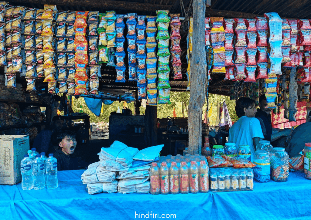 A stall en route to Ghangharia. 